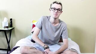 Twinks Ass-Spread Anal Tease Before Jackoff