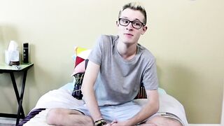 Twinks Ass-Spread Anal Tease Before Jackoff