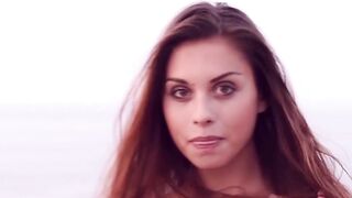 Seduction Specialist - Exotic Dancer Shows Off Her Perfect Body Outdoors