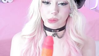 Blondie Babe's Sensual Dance - Erotic Tease with Stripteuse & Pole Dancing