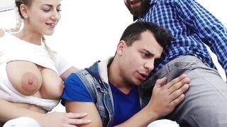 Hunks Share Their Hot Wife In A Threesome Of Passion