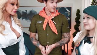 Stepsister Teaches Young Stepbrother How To Please A Woman