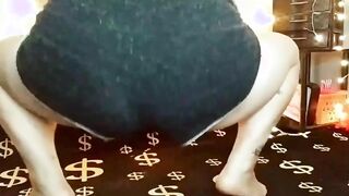 Kepi Carter – Slow motion Calf muscle flex