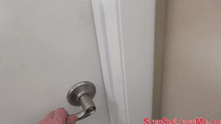 Amateur stepsis sucking off penis
