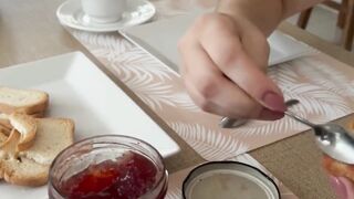Blond Bombshell Gives A Wild Morning-Blast Oral Job On The Table