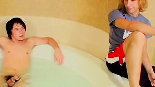 Twinks' Solo Jack Off Session Turns Into Threesome Orgy