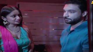 Indian Desi Girl's Hot Dance-Off with Sexy Bollywood Music