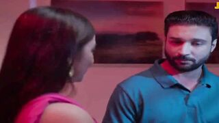 Indian Desi Girl's Hot Dance-Off with Sexy Bollywood Music