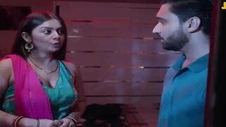 Indian Desi Girl's Hot Dance-Off with Sexy Bollywood Music