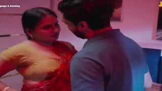 Indian Desi Girl's Hot Dance-Off with Sexy Bollywood Music