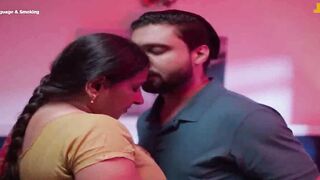 Indian Desi Girl's Hot Dance-Off with Sexy Bollywood Music