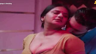 Indian Desi Girl's Hot Dance-Off with Sexy Bollywood Music
