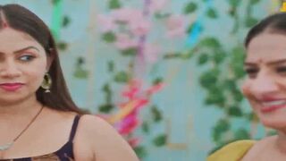Indian Desi Girl's Hot Dance-Off with Sexy Bollywood Music