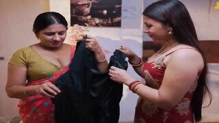 Indian Desi Girl's Hot Dance-Off with Sexy Bollywood Music