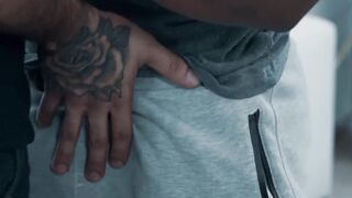 Black Hottie Destroying White Stud - GayMuscleHunter