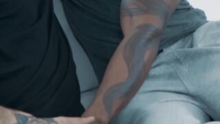 Black Hottie Destroying White Stud - GayMuscleHunter