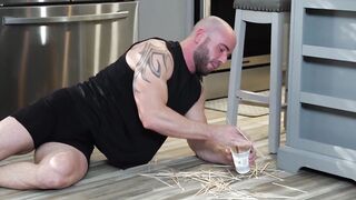 AbbeySomers - Hot MILF Gives Up Her Ass For A Good Deal