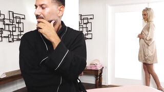 Blondie Bombshell Blowjob & Deepthroat - Proffesional Pornstar Fucks Older Man