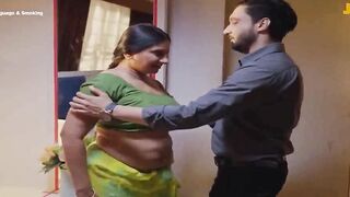 Indian Desi Girl's Hot Dance-Off with Sexy Bollywood Music