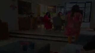 Indian Desi Girl's Hot Dance-Off in Bollywood Style