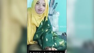 Indian Desi Girl's Hot Dance-Off in Bollywood Style