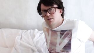 Hot Glasses Babe Gets Fucked By Casting Agent in Office Interview