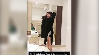 Sexy Indian mall Record Selfie