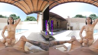 Public Pool VR - Virtual Reality Experience With PurityVr & Izabella Rodriguez