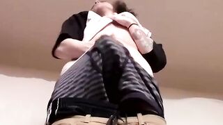 Skateboarding Hunk Seán Johannsen Jerks Off His Big Dick