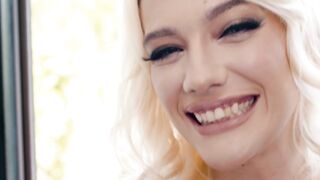 Blondie Bombshell - Passionate Deep Pussy Slamming with Hot Guy