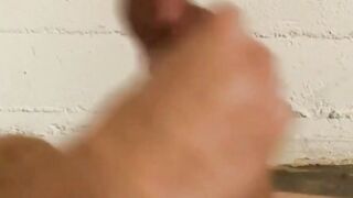 Amateur Guy Masturabtes & Shoots A Thick Load On His Belly