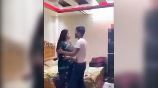 Indian Vlg Girl Shows Her Boobs on VC