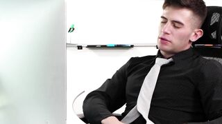 Hot & Horny BlowJob Session With Hunk Stud Trevor Brookes And Muscular Jordon Starr