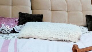 Insanely Hot Blonde MILF Uses Vibrator to Satisfy Herself
