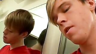 Blonde Hottie Colby Bond's Bathroom Masturbation Adventure
