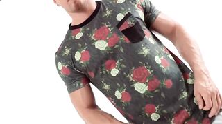 Masked Hunk Strokes His Big Dick In Photography Studio