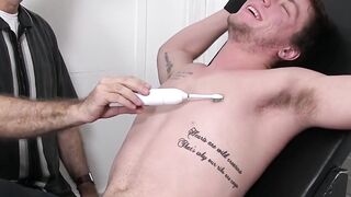 Foot-Worship Paradise! Hot Stud & Foot Fan Enjoy Intense Sole Play