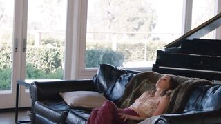 MILF Pornstar Siiri Dahhl Fingering & Kisses By Step-Daughter's Friend - Haley Reid