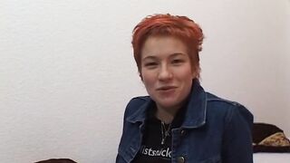 rothaarige fingert sich inside berlin