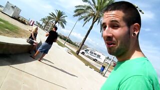 Jessica into Spanien vom fremden angesprochen