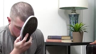 Hungry Mouths Filled With Huge Load From Muscular Stud's Feet