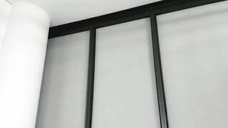 Bubble Butt Asiana Gal Fingers Her Wet Pussy in HD