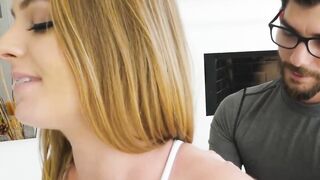 Blondie Babe Daisy Stone's Pulsating Orgasm from Intense Penetration