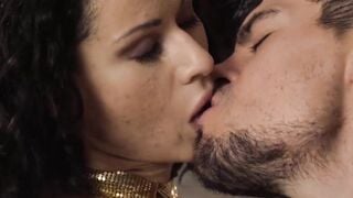 Curvy MILF Gives Blowjob of The Century - POV
