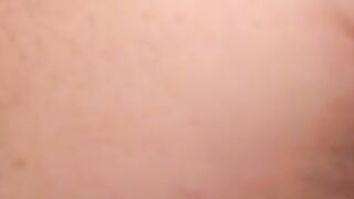 MATURE AMATEUR CHUBBY GUY JERKS OFF AND COMES HARD ON BED
