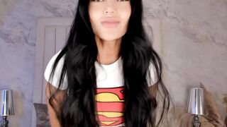 Big Boobed Vixen Uses High-Tech Adult Toy to Satisfaction