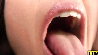 UK Bubble Butt Slut Gives Deepthroat Blowjob & Gets Facial Load of Sperm