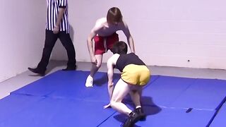 KINKY WRESTLING WITH MASTER TYE - LEATHER FETISH SEX SCENES BTS