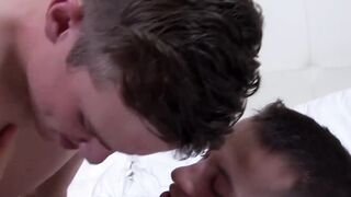 Military Hunks Raw Hardcore Anal Threesome