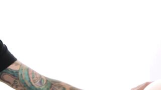 Ink-Enthusiast Bombshell Rizzo Fords' Ass Spread For Huge Dick